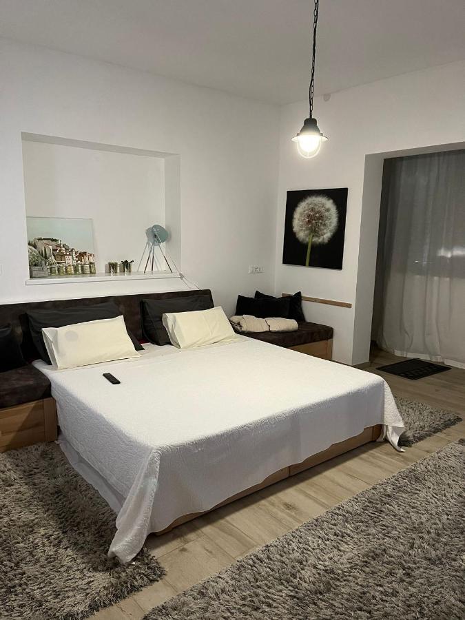 Romantic Apartments Шибеник Экстерьер фото